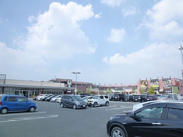 画像19:ショッピング施設「ウニクス高崎まで800m」