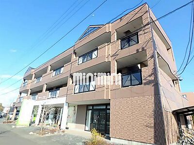外観：1階はテナントが入ってます。