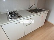 白いキッチンがオシャレです