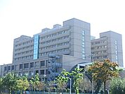 病院「伊勢崎市民病院まで380m」