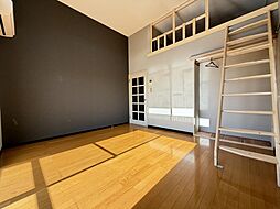 サン・スカイフロント 2階1Kのリビング/ダイニング