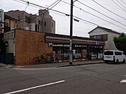 コンビニ「セブンイレブンまで230m」