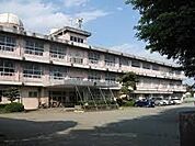 中学校「小田原市立白山中学校まで860m」