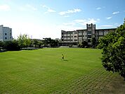 小学校「小田原市立下府中小学校まで1147m」
