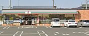 コンビニ「セブンイレブン小田原栢山店まで467m」