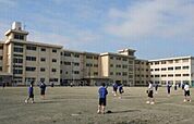 中学校「小田原市立千代中学校まで1450m」