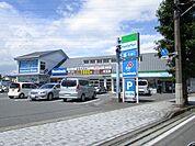 コンビニ「ファミリーマートまで490m」