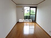 2階のお部屋で明るいです。