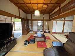 居間