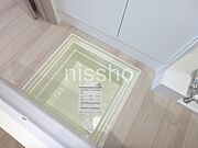 たっぷり収納出来る床下収納♪　※建築中写真