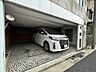 駐車場：車庫の高さは約２ｍ　アルファードも駐車できます。※購入をご検討の際は、現地にてご所有の車をご持参してご確認ください