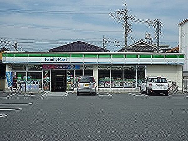 画像25:【コンビニエンスストア】ファミリーマート ＪＲ四日市駅前店まで223ｍ
