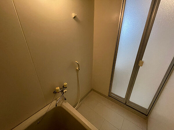 画像21:浴室の洗い場スペース