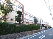 小学校「市立児玉小学校まで530m」