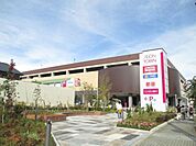スーパー「マックスバリュグランド名西店まで527m」