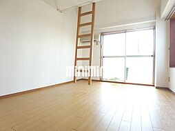 クインハウス 3階ワンルームのリビング/ダイニング