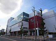 複合モール「アスティまで1033m」
