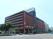 ショッピング施設「三越まで340m」