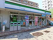 コンビニ「ファミリーマートさくらが丘店まで186m」