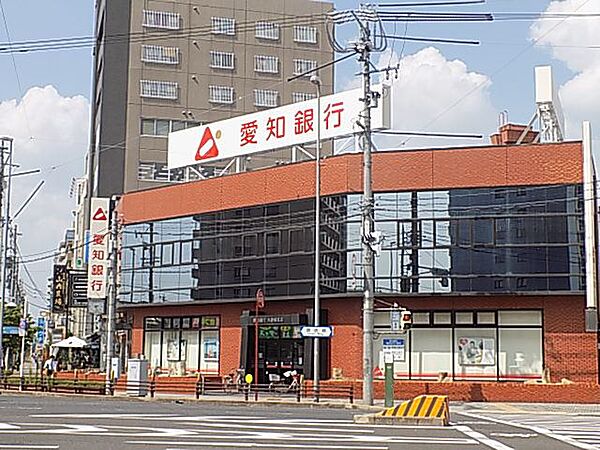 画像14:銀行「愛知銀行まで190m」