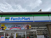 コンビニ「ファミリーマート守山一丁目店まで189m」
