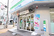 スーパー「ファミリーマートまで370m」
