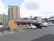 コンビニ「セブンイレブンまで180m」