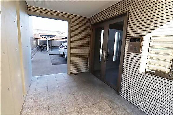 建物エントランス