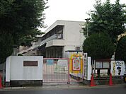 幼稚園、保育園「比良西保育園まで380m」