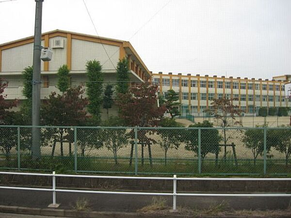 画像26:中学校「名古屋市立平田中学校まで1649m」