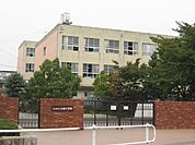 小学校「名古屋市立山田小学校まで639m」