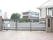 中学校「清須市立西枇杷島中学校まで842m」