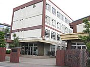 中学校「名古屋市立山田中学校まで1519m」