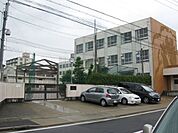 中学校「名古屋市立山田東中学校まで729m」