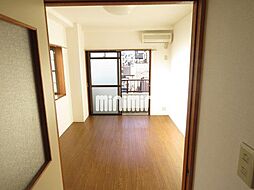 居間