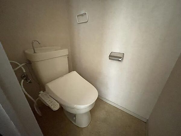 画像8:シャワー付きトイレです。