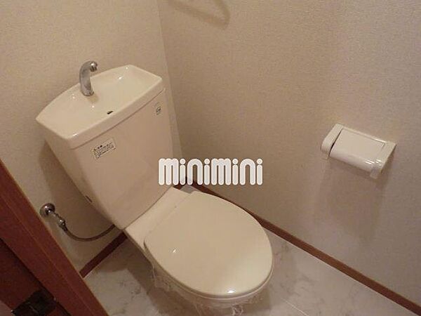画像13:衛生的なトイレ。