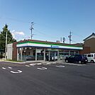 コンビニ「ファミリーマートまで350m」