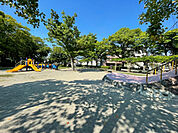 公園「高畑公園まで1032m」