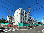 小学校「名古屋市立春田小学校まで645m」