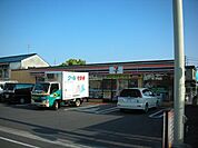 コンビニ「セブンイレブンまで310m」