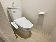 ウォシュレット付きのトイレです。