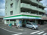 コンビニ「ファミリーマートまで370m」
