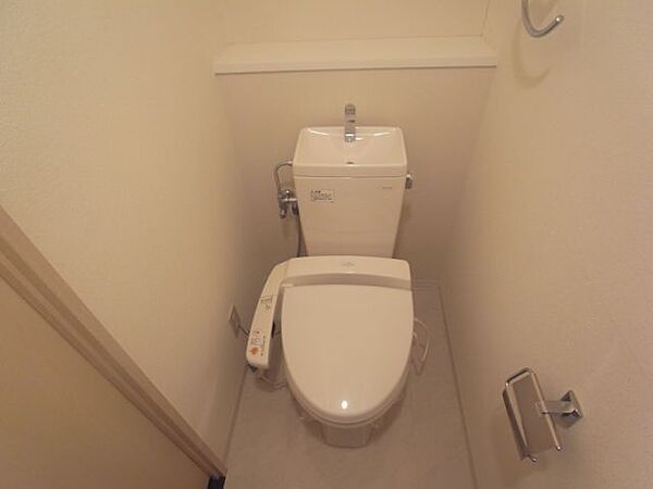 画像9:ウォッシュレット付のトイレです。