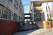 小学校「市立牧野小学校まで160m」
