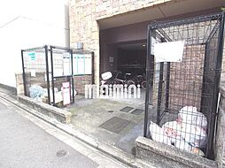敷地内にゴミ捨場があります！