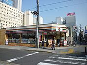 コンビニ「セブンイレブンまで120m」