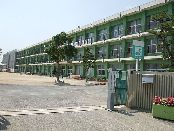 画像20:小学校「あま市立甚目寺南小学校まで533m」