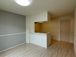 ドエル・アイリス 101 1階1LDKのリビング/ダイニング