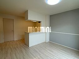 ドエル・アイリス 103 1階1LDKのリビング/ダイニング